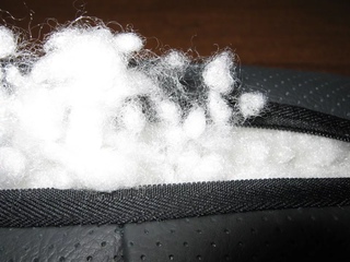 катушка удалитель. машинка для снятия катушек с одежды. джемпер в катышках. катышки на одежде. детали и обозначения машинки от катышек,.