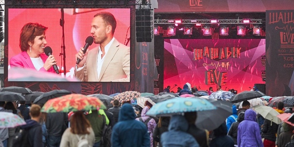 По словам СМИ, фестиваль «Шашлык Live» в Парке Горького посетили более 220 тысяч человек Гости съели 27 тысяч порций шашлыка, приготовленного лучшими поварами популярных столичных ресторанов.В