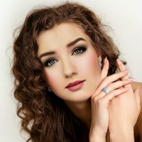 Лена Савинова