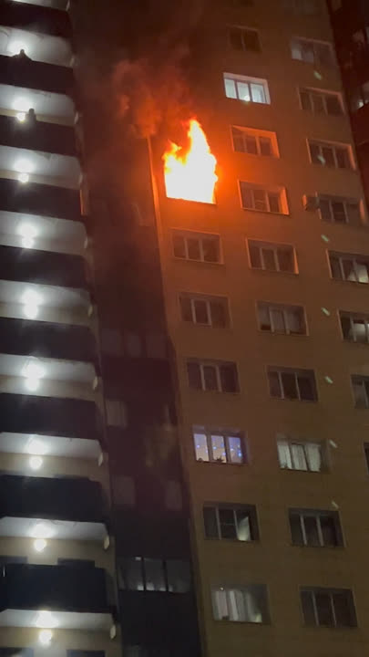 Пожар в квартире. Квартира. Пожар в красногвардейском районе. Малая бухарестская улица пожар. Ленсовета 91 пожар.